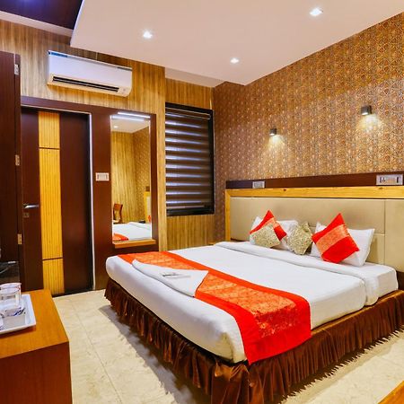 The Ashoka Hotel Индаур Экстерьер фото