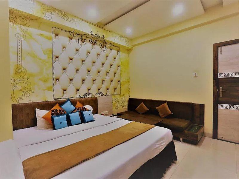 The Ashoka Hotel Индаур Экстерьер фото