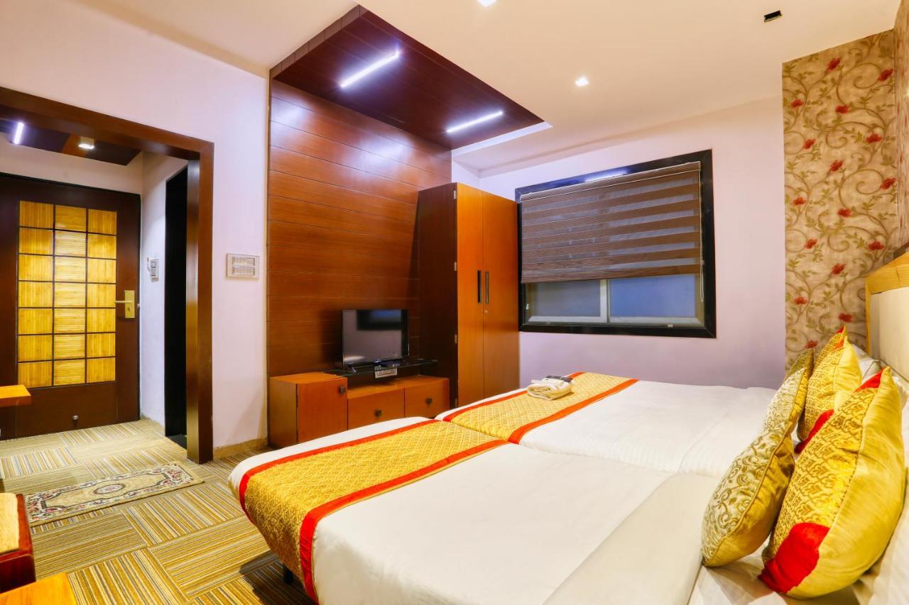 The Ashoka Hotel Индаур Экстерьер фото