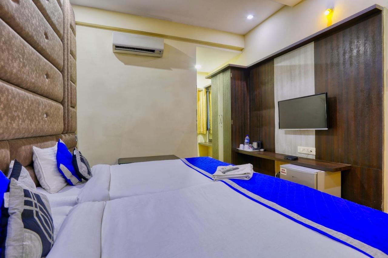 The Ashoka Hotel Индаур Экстерьер фото