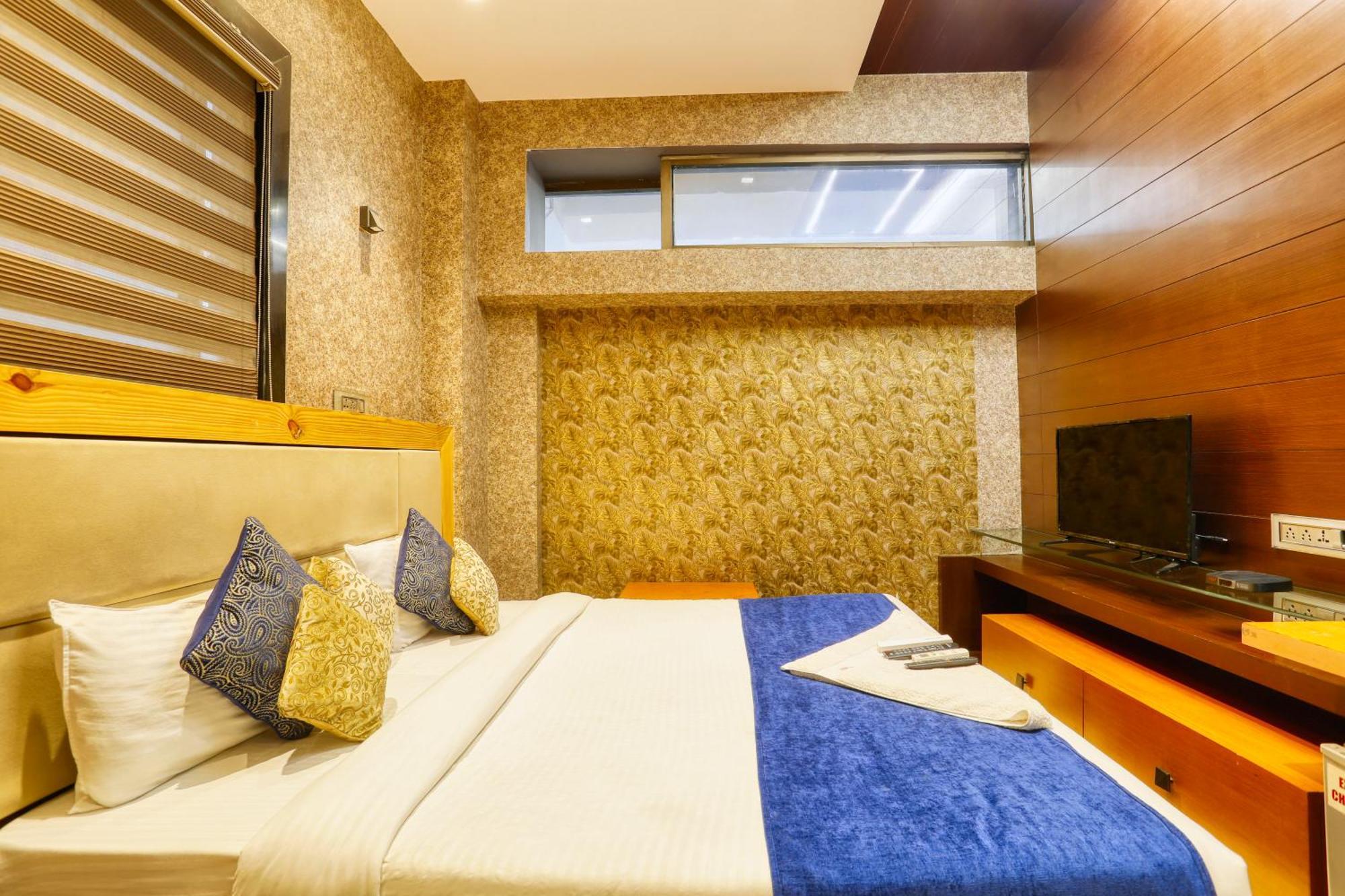 The Ashoka Hotel Индаур Экстерьер фото