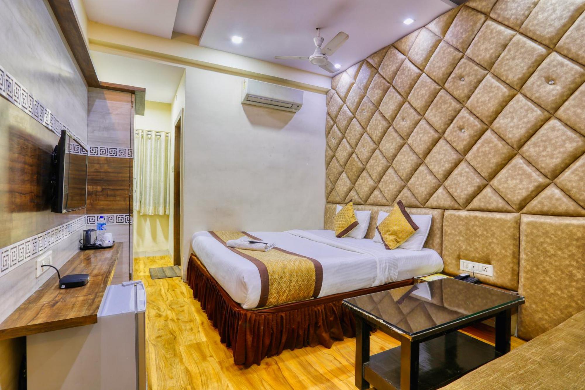 The Ashoka Hotel Индаур Экстерьер фото