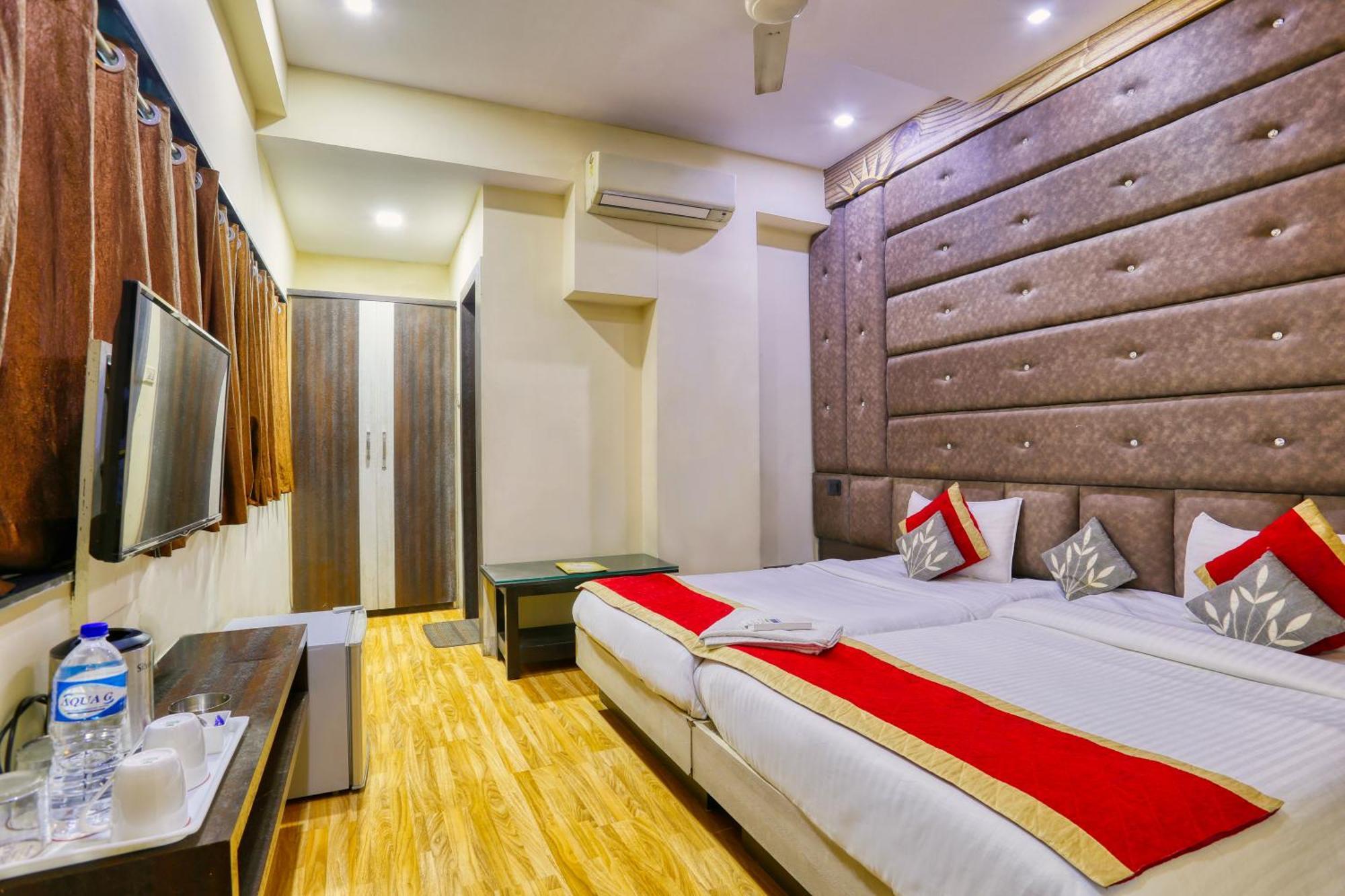 The Ashoka Hotel Индаур Экстерьер фото