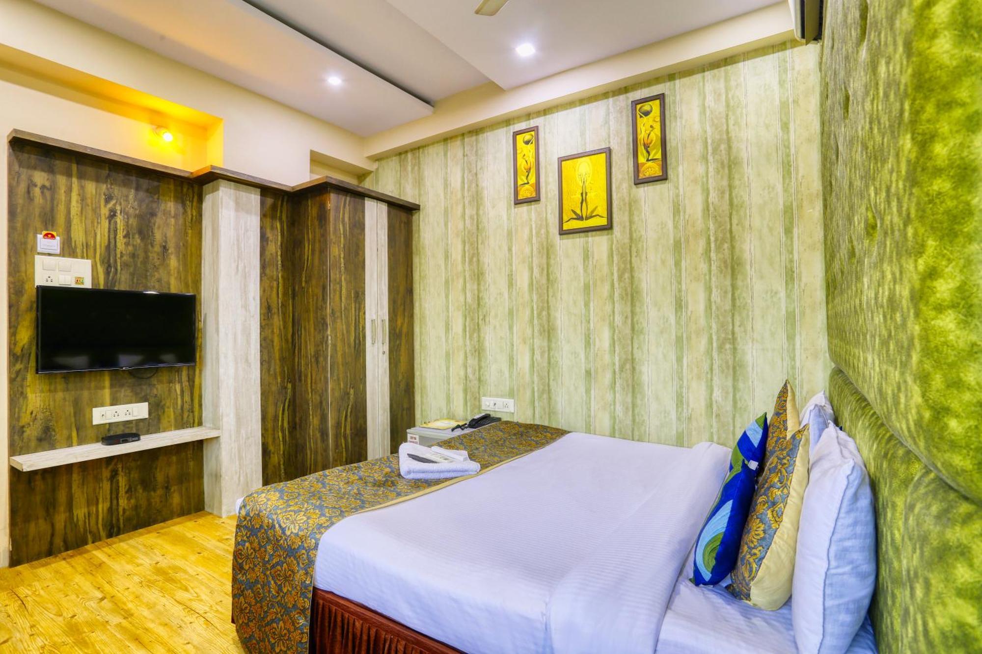 The Ashoka Hotel Индаур Экстерьер фото