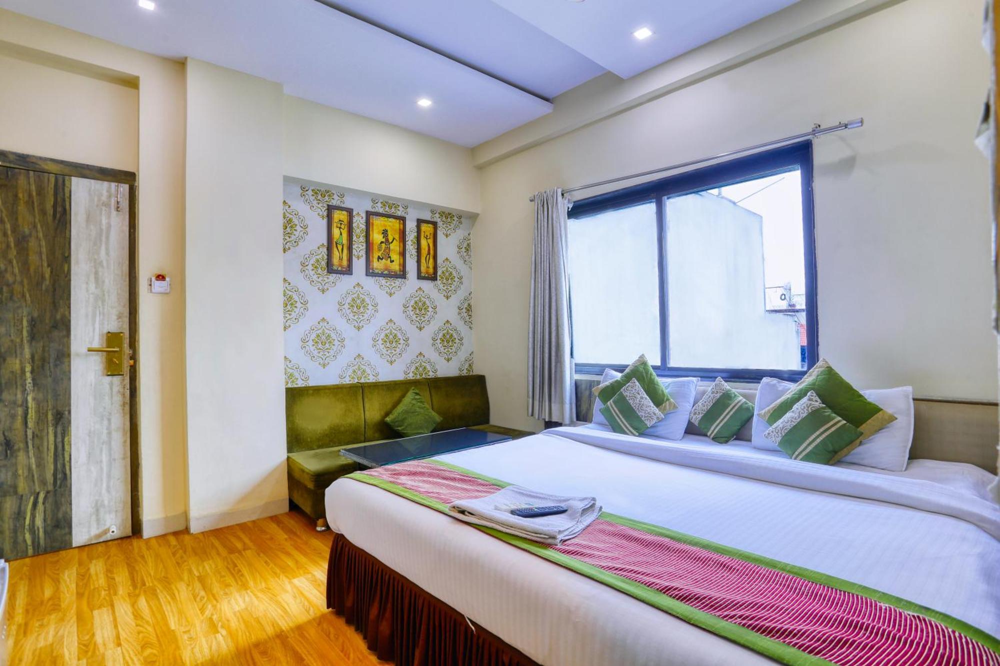 The Ashoka Hotel Индаур Экстерьер фото